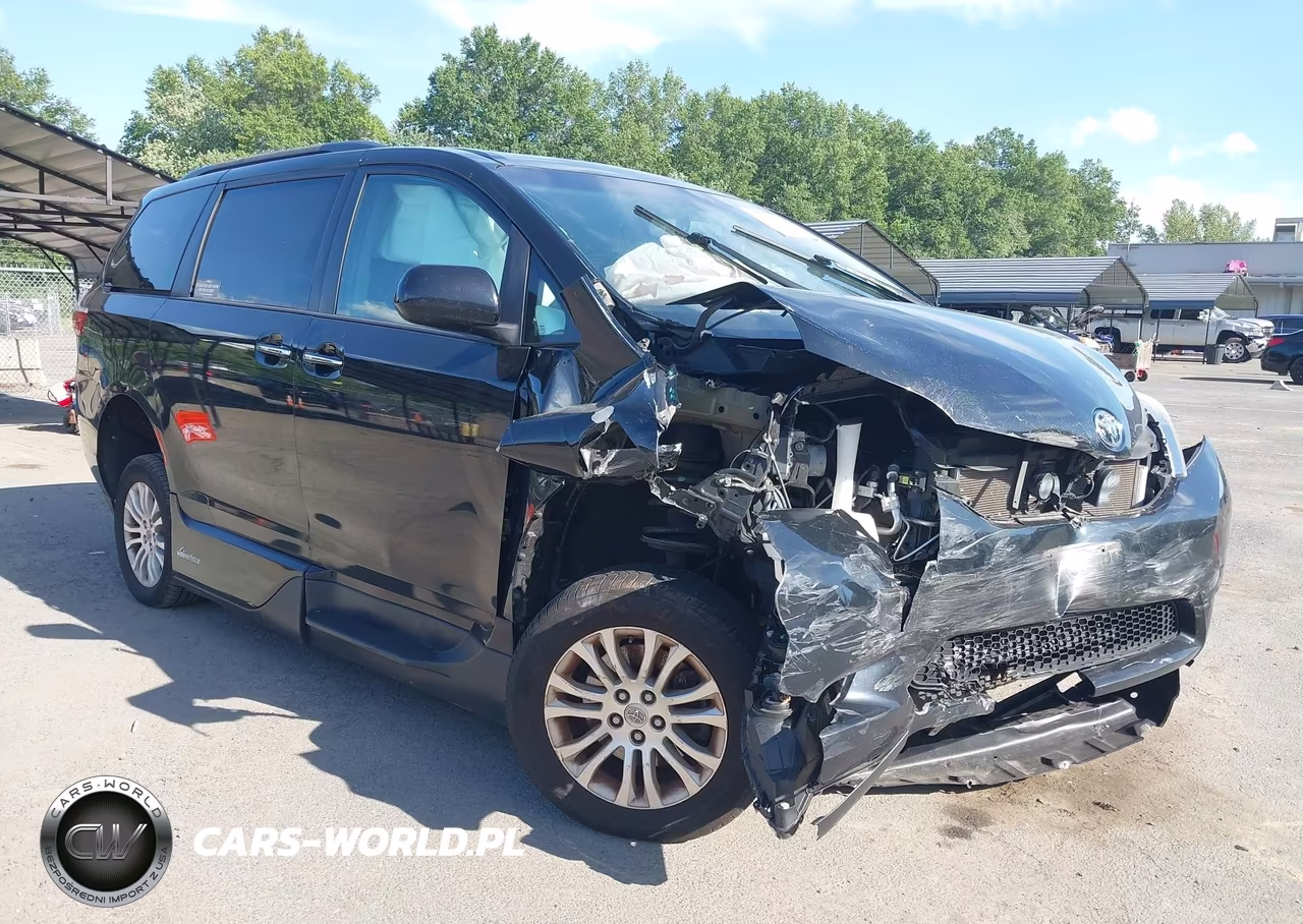 2015 Toyota Sienna Xle 8 Passenger