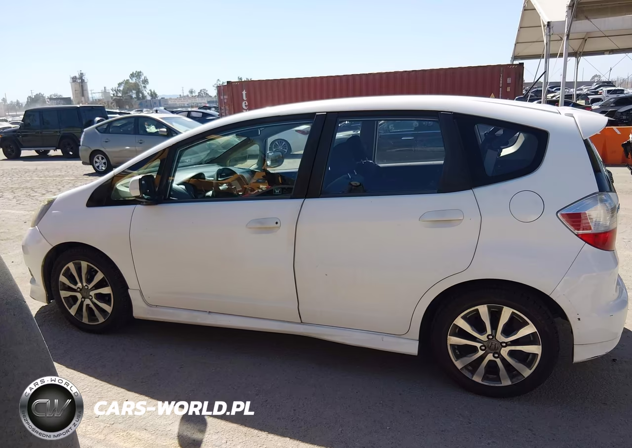 2012 Honda Fit Sport VIN:JHMGE8H60CC014022 - 14