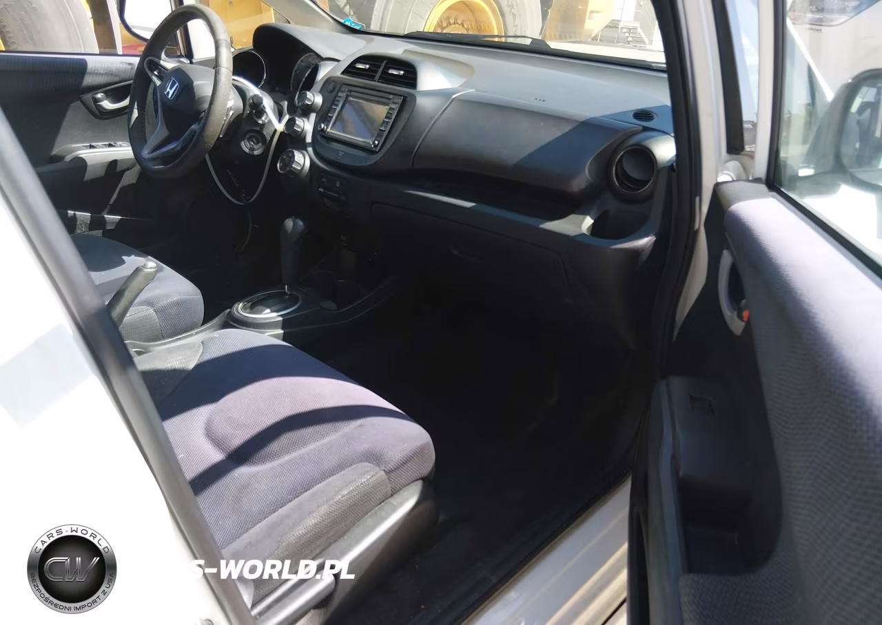 2012 Honda Fit Sport VIN:JHMGE8H60CC014022 - 5