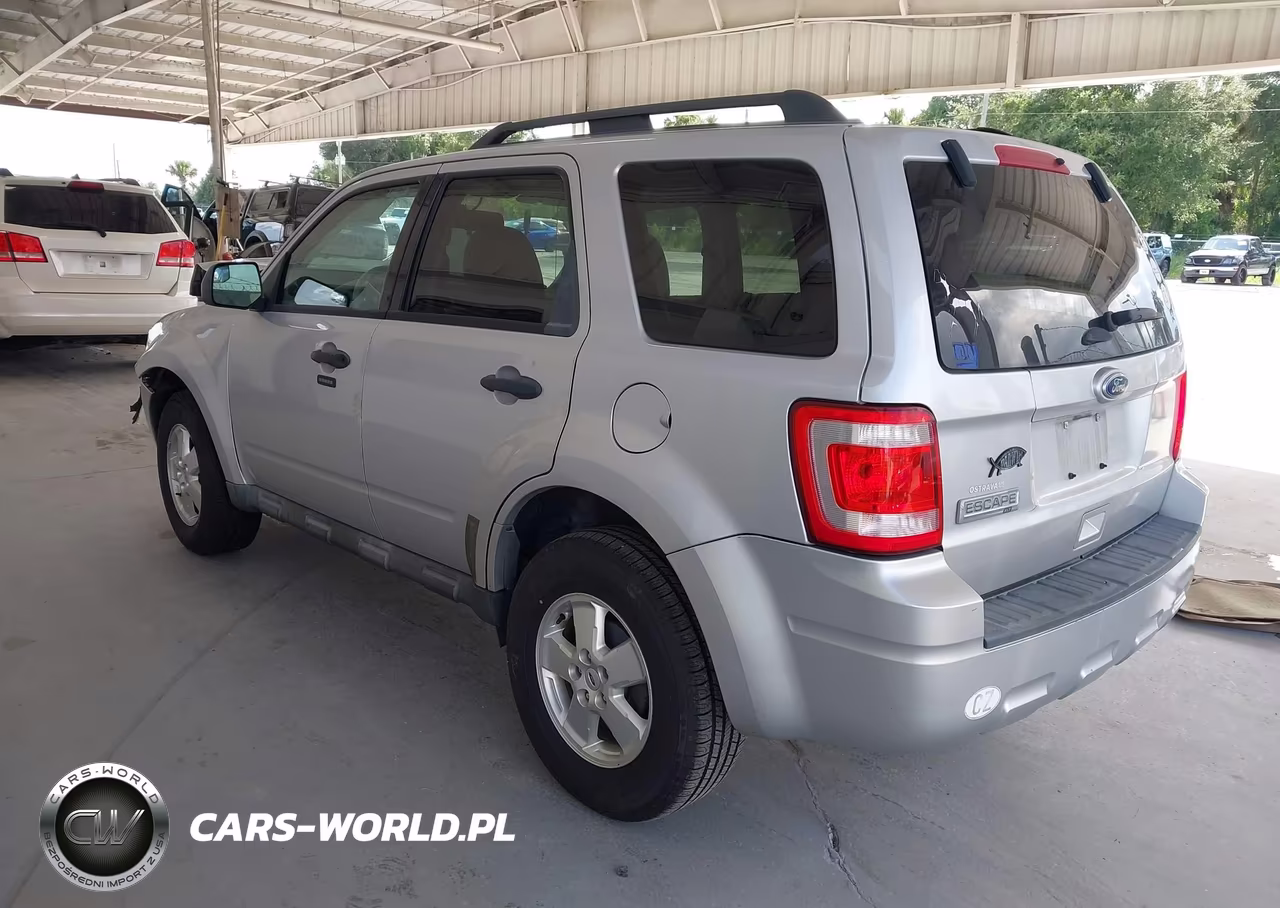 2011 Ford Escape Xlt VIN:1FMCU0D76BKB10126 - 3