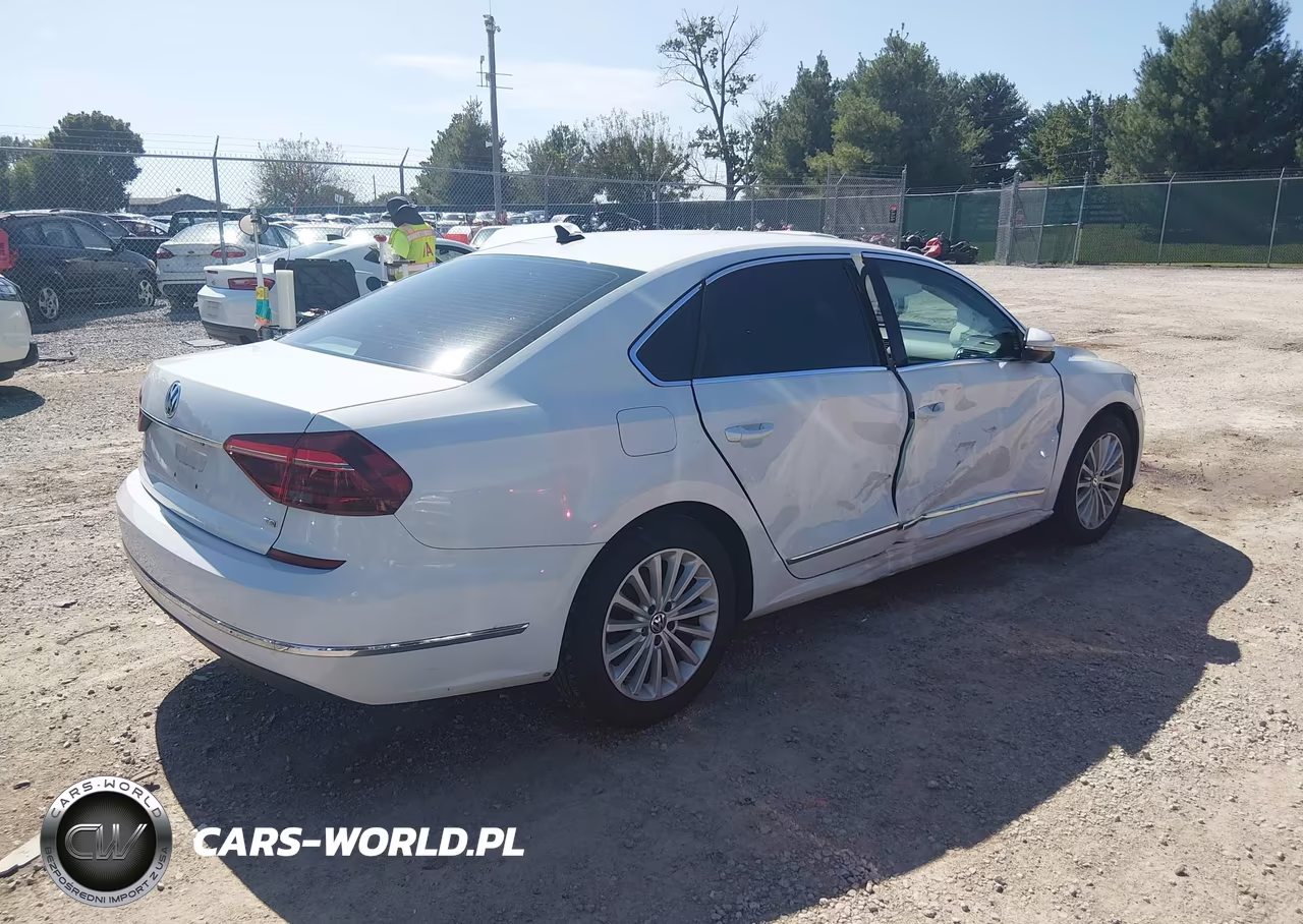 2017 Volkswagen Passat 1.8T Se VIN:1VWBT7A36HC058767 - 4