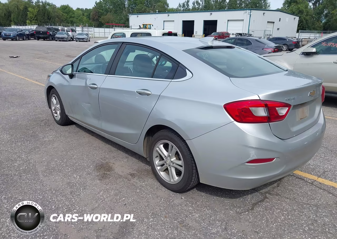 2018 Chevrolet Cruze Lt Auto VIN:1G1BE5SM0J7125606 - 3