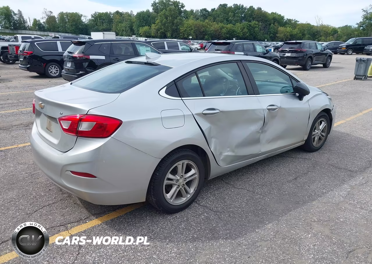 2018 Chevrolet Cruze Lt Auto VIN:1G1BE5SM0J7125606 - 4