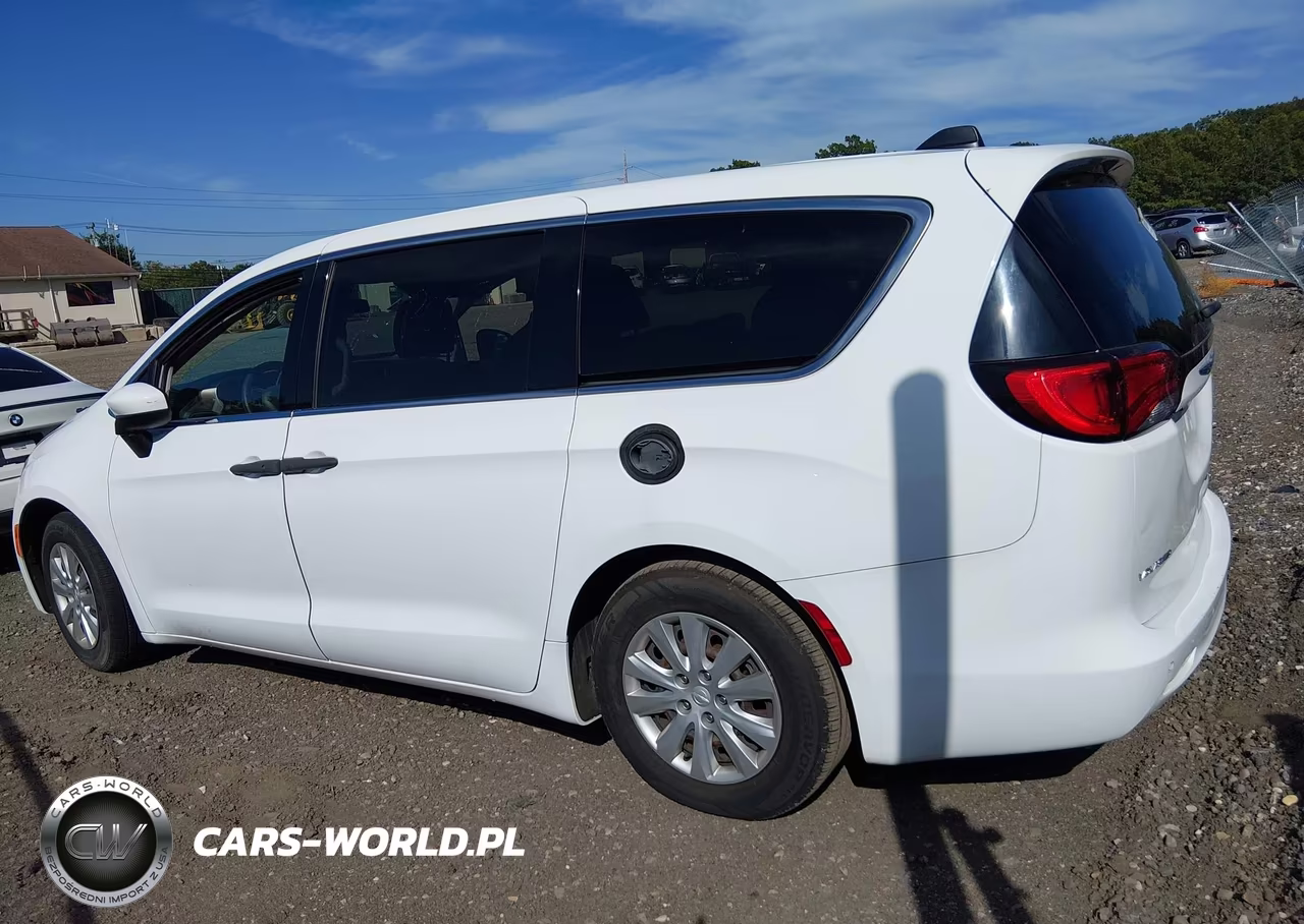2020 Chrysler Voyager L VIN:2C4RC1AG5LR249209 - 13