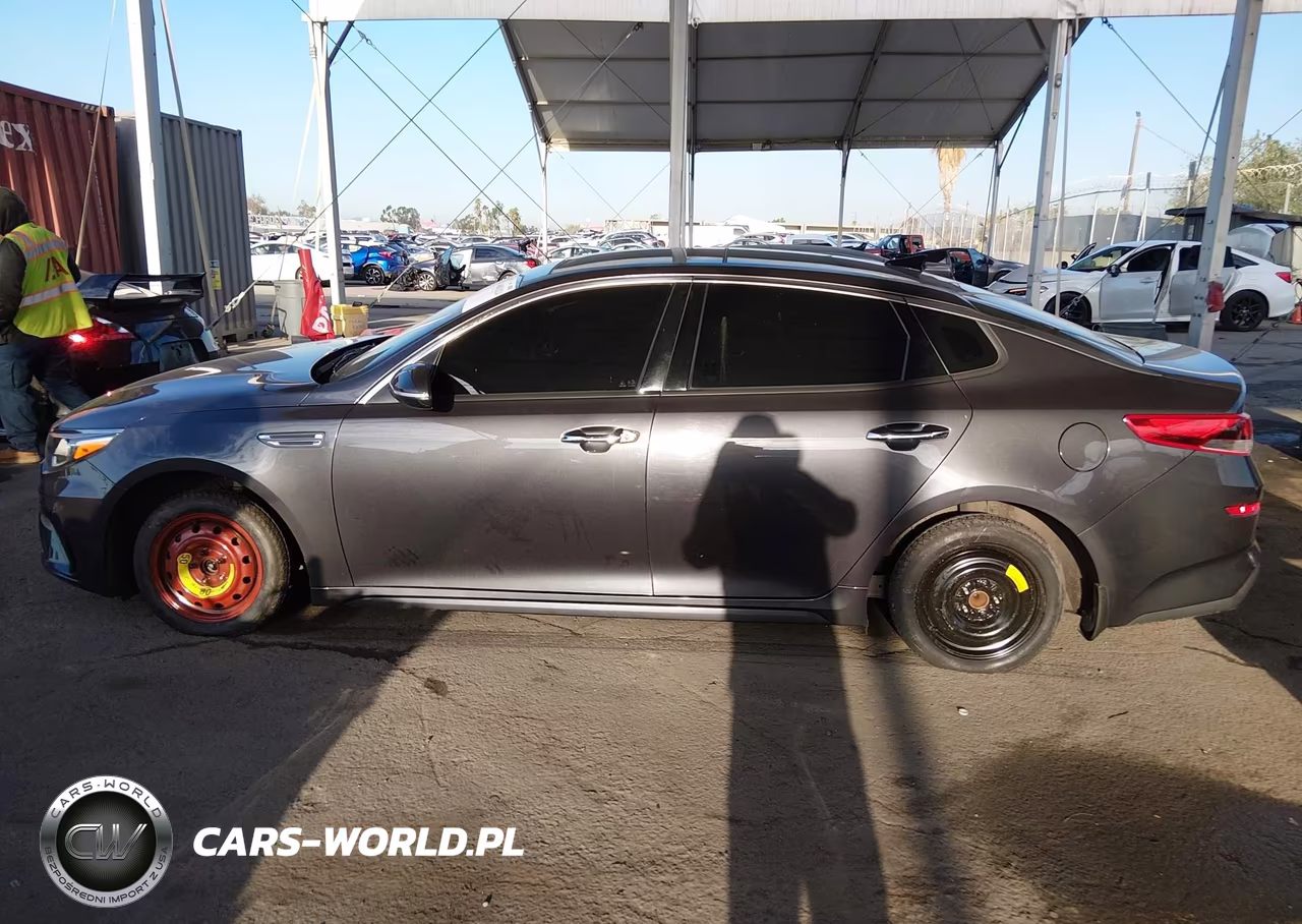 2019 Kia Optima Lx VIN:5XXGT4L31KG307181 - 14