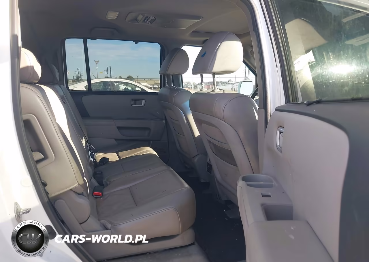 2010 Honda Pilot Touring VIN:5FNYF3H95AB008877 - 8