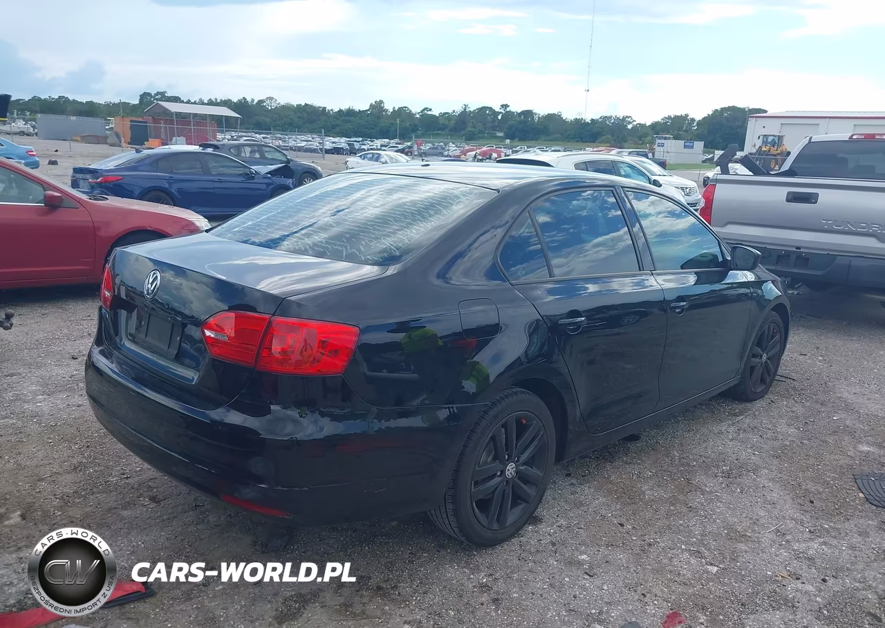 2012 Volkswagen Jetta 2.0L S VIN:3VW2K7AJ3CM336923 - 4