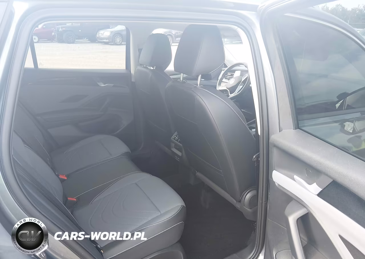 2025 Volkswagen Tiguan 2.0T Se VIN:3VVMR7RM5SM054899 - 8