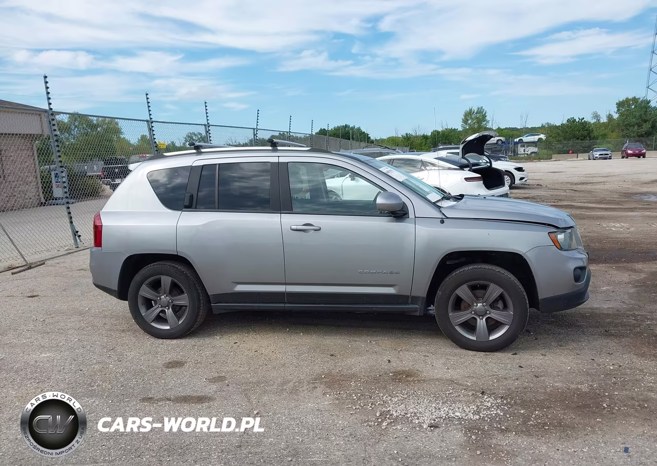 2015 Jeep Compass Latitude VIN:1C4NJCEB7FD115940 - 13