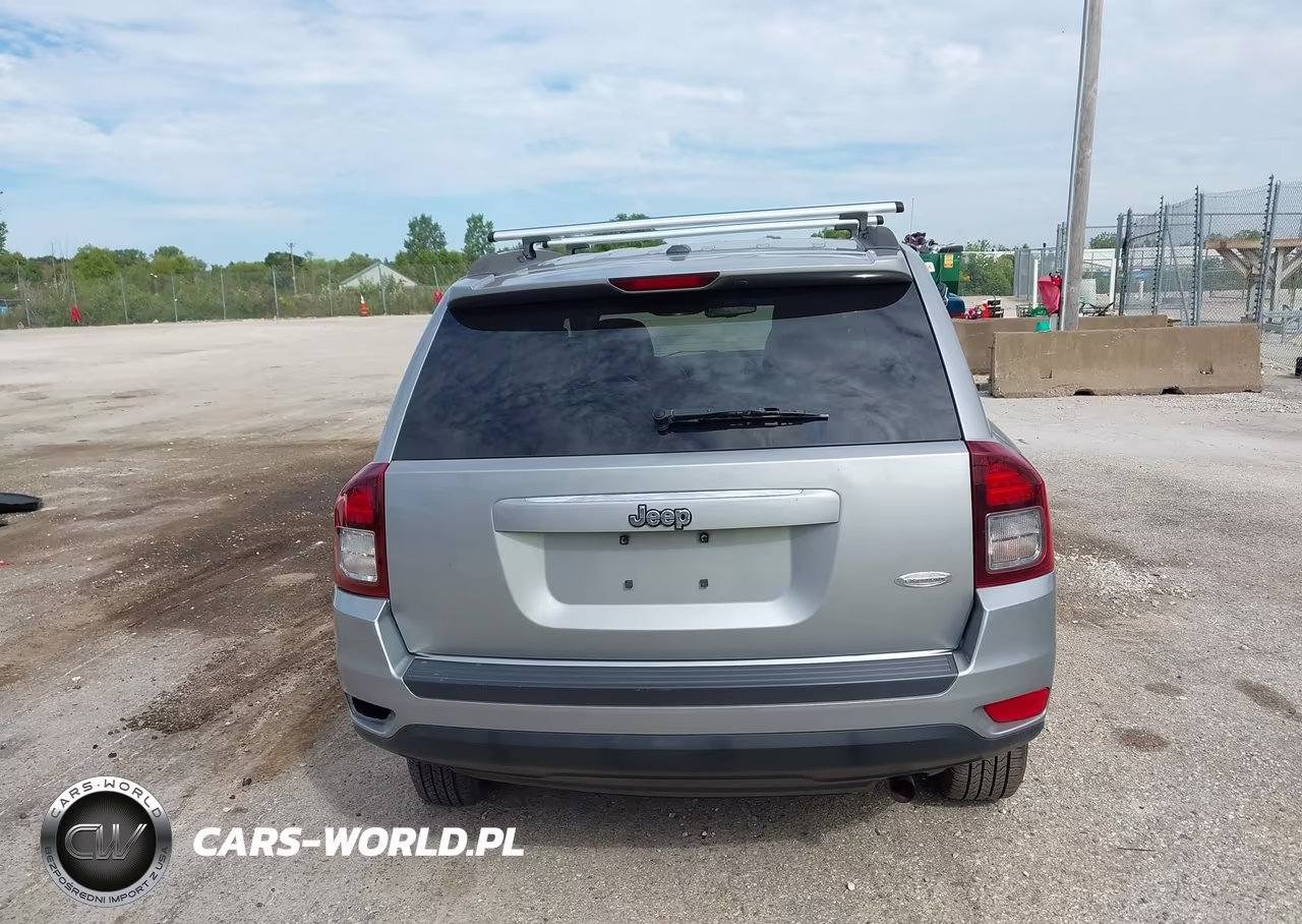 2015 Jeep Compass Latitude VIN:1C4NJCEB7FD115940 - 16