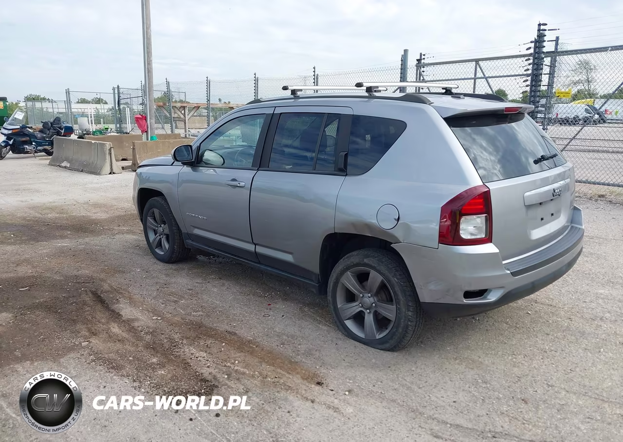 2015 Jeep Compass Latitude VIN:1C4NJCEB7FD115940 - 3