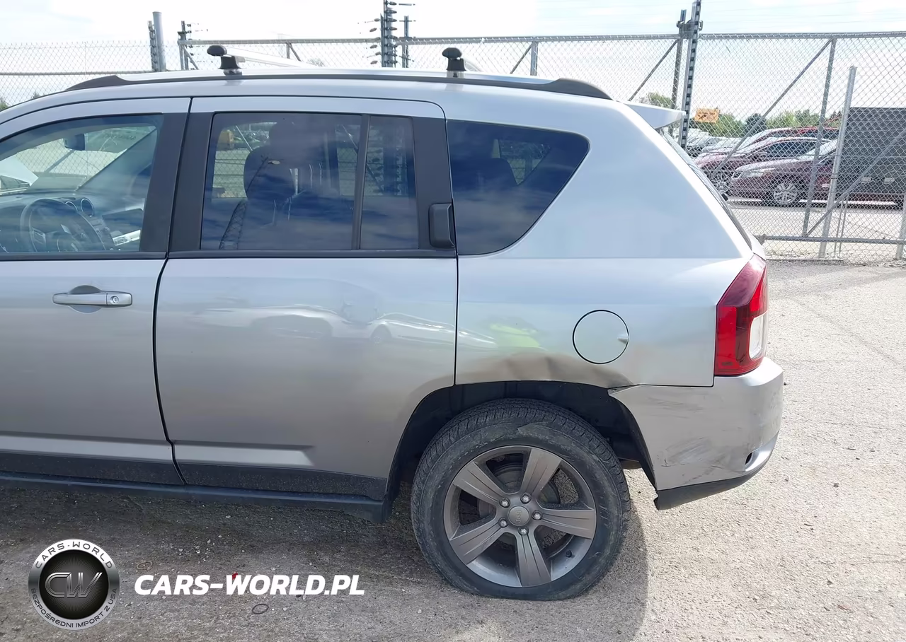 2015 Jeep Compass Latitude VIN:1C4NJCEB7FD115940 - 6