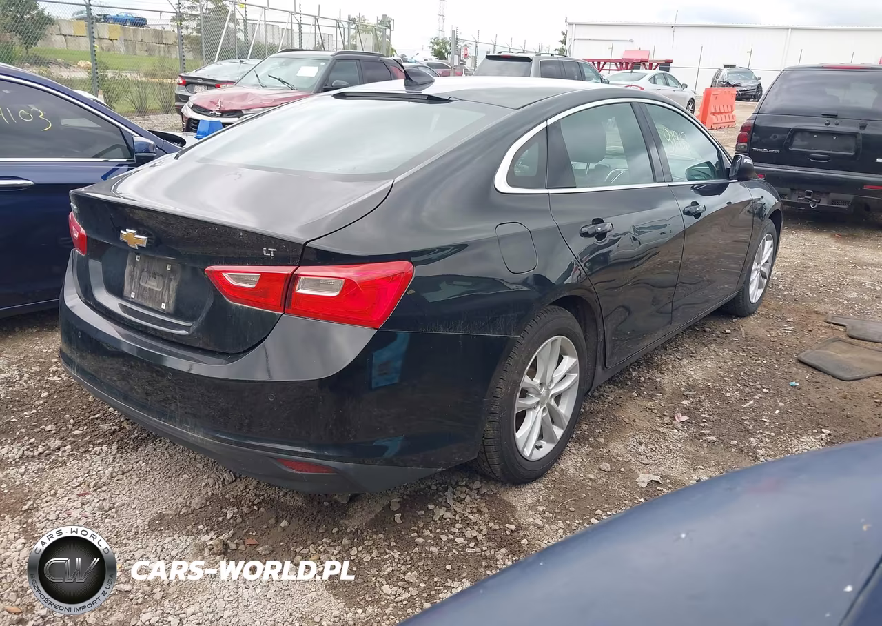 2018 Chevrolet Malibu Lt VIN:1G1ZD5ST2JF136069 - 4
