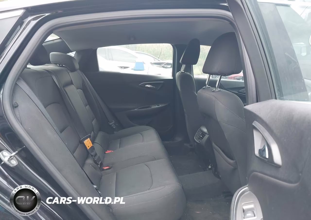 2018 Chevrolet Malibu Lt VIN:1G1ZD5ST2JF136069 - 8
