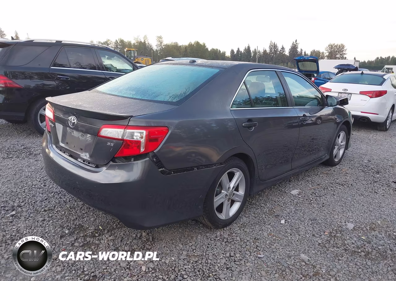 2013 Toyota Camry Se VIN:4T1BF1FK3DU670013 - 4
