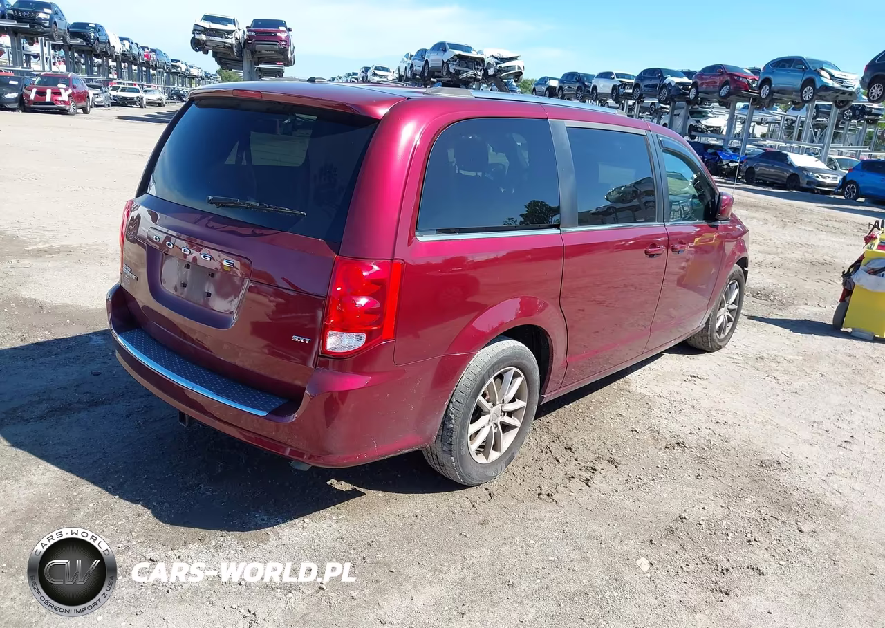 2018 Dodge Grand Caravan Sxt VIN:2C4RDGCG1JR176818 - 4
