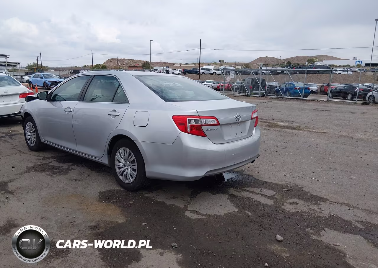 2013 Toyota Camry Le VIN:4T1BF1FK6DU273105 - 3