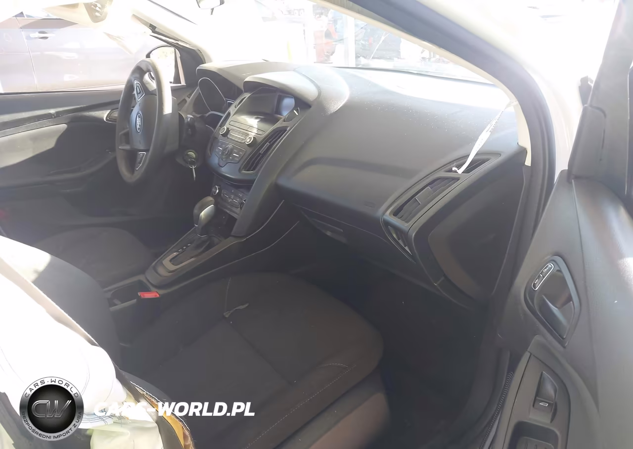 2018 Ford Focus S VIN:1FADP3E21JL220830 - 5