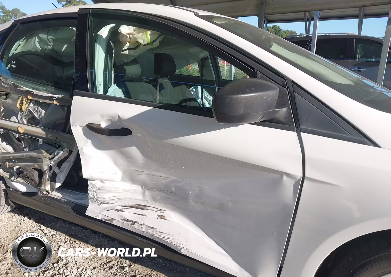 2018 Ford Focus S VIN:1FADP3E21JL220830 - 6