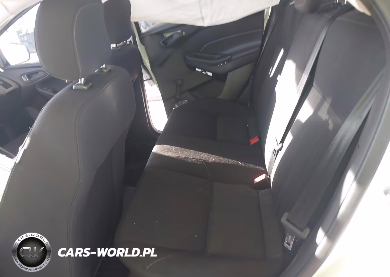 2018 Ford Focus S VIN:1FADP3E21JL220830 - 8