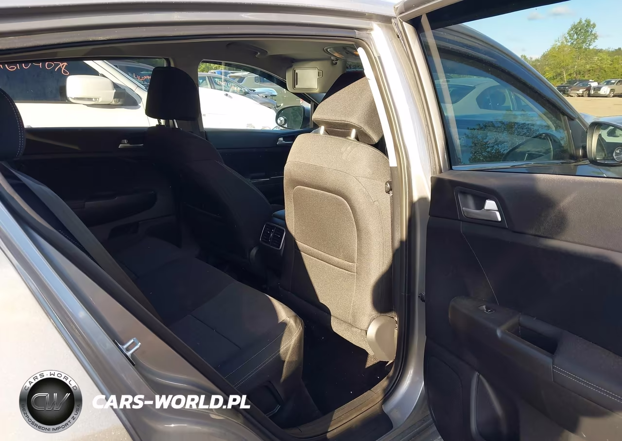 2020 Kia Sportage Lx VIN:KNDPMCAC9L7749839 - 8