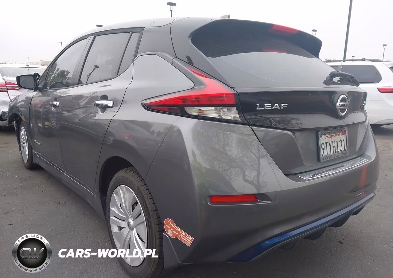 2018 Nissan Leaf S VIN:1N4AZ1CP1JC306834 - 3