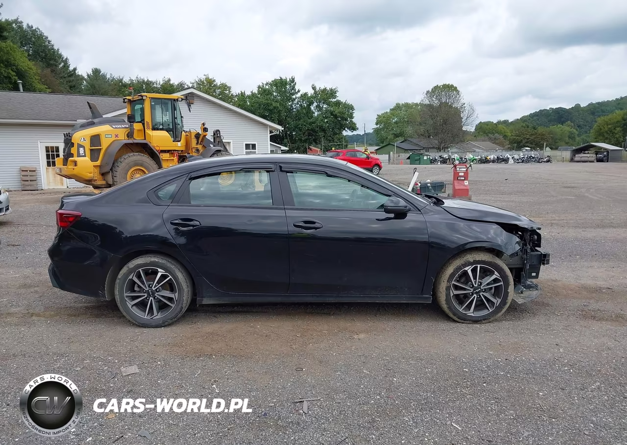 2023 Kia Forte Lxs VIN:3KPF24AD9PE561327 - 14
