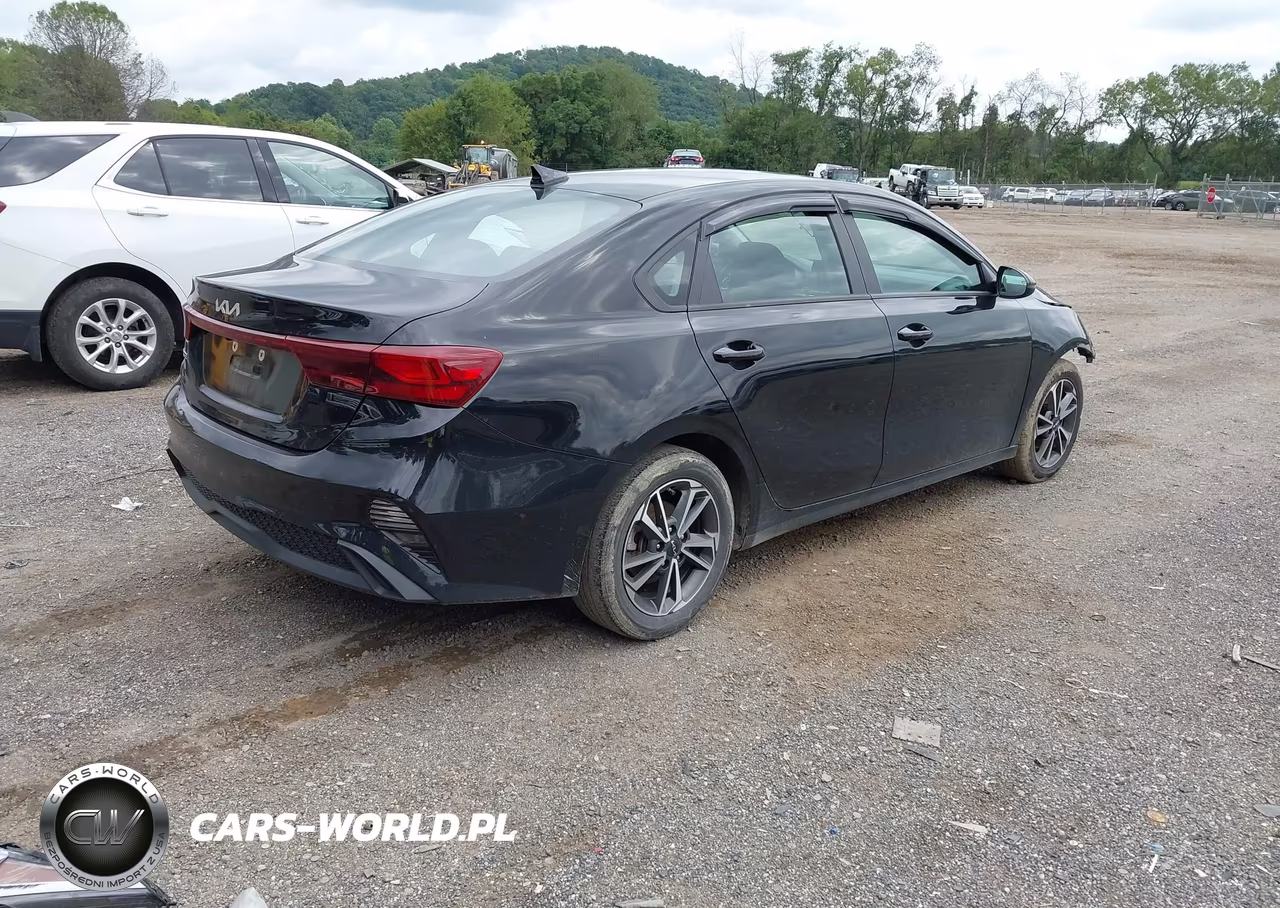 2023 Kia Forte Lxs VIN:3KPF24AD9PE561327 - 4