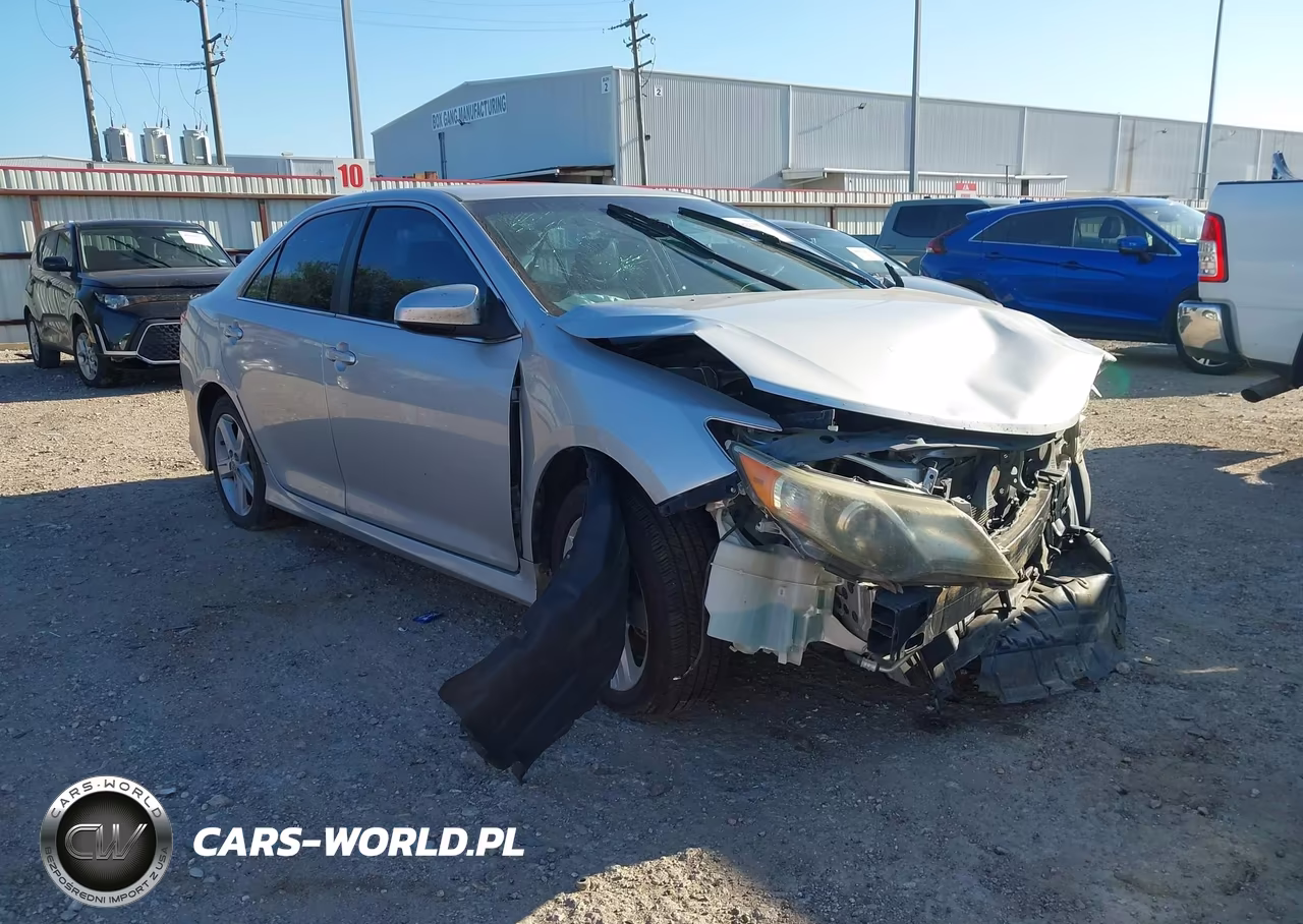 2014 Toyota Camry Se – zdjęcie 1 z 17