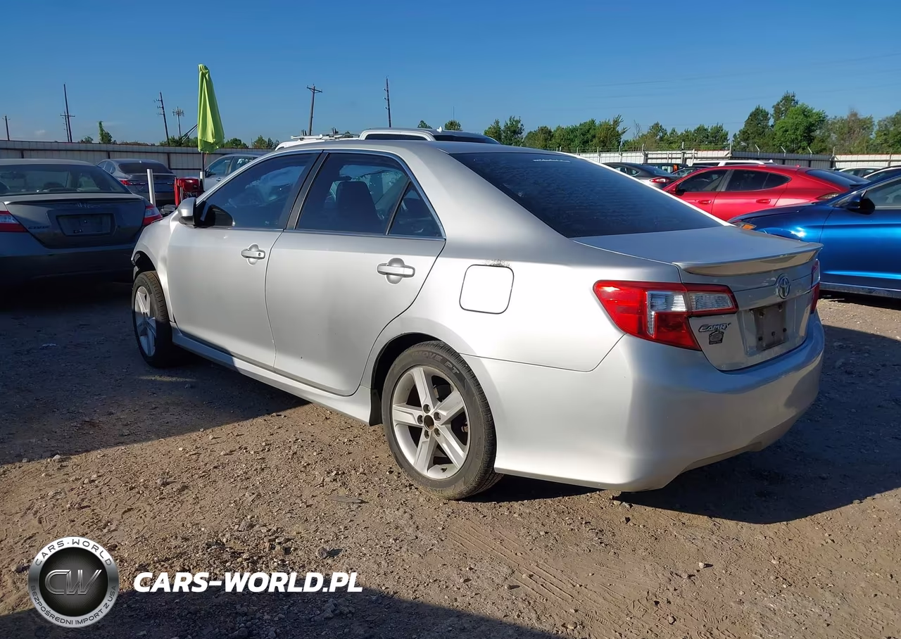 2014 Toyota Camry Se VIN:4T1BF1FK9EU384099 - 3