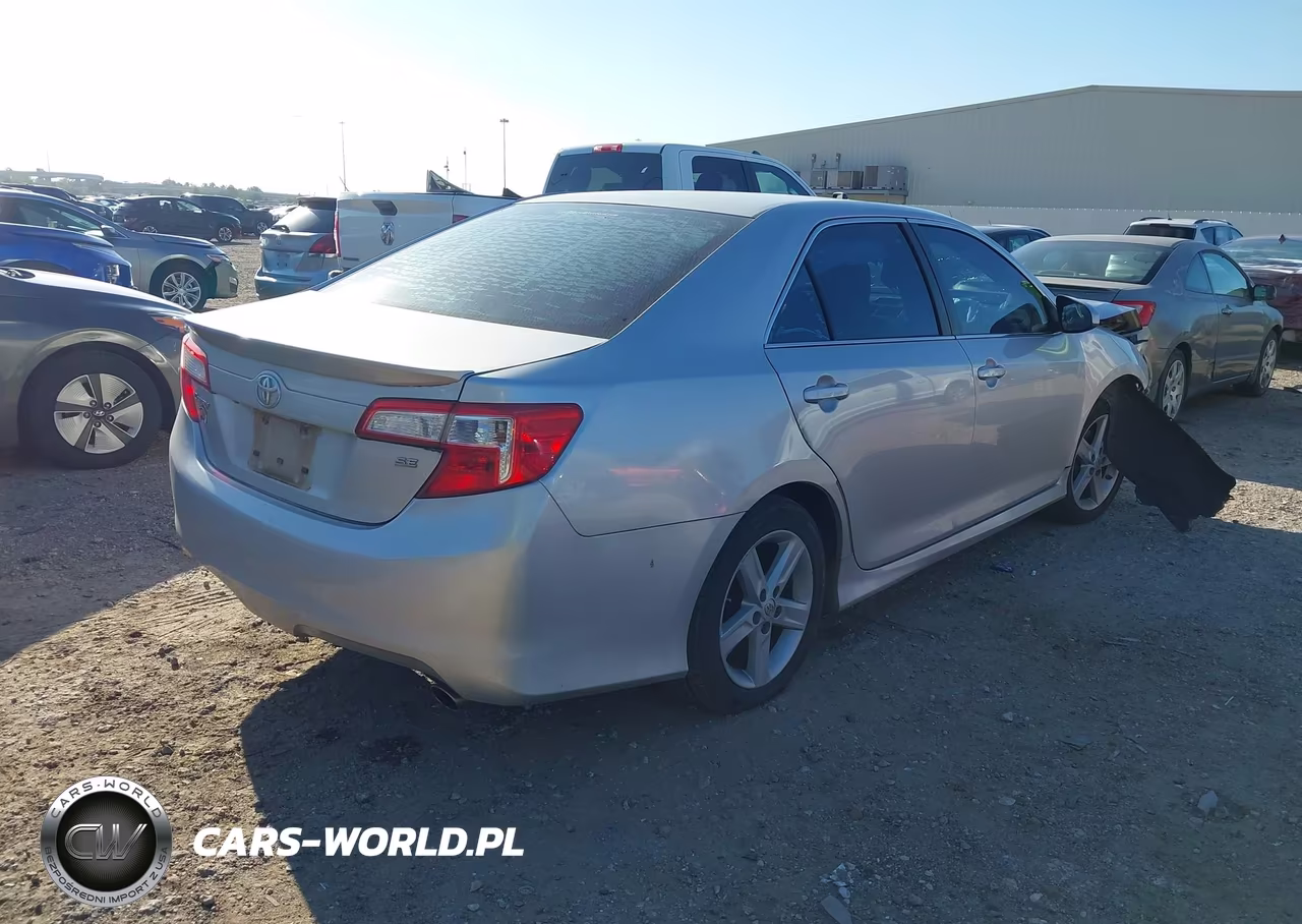 2014 Toyota Camry Se VIN:4T1BF1FK9EU384099 - 4