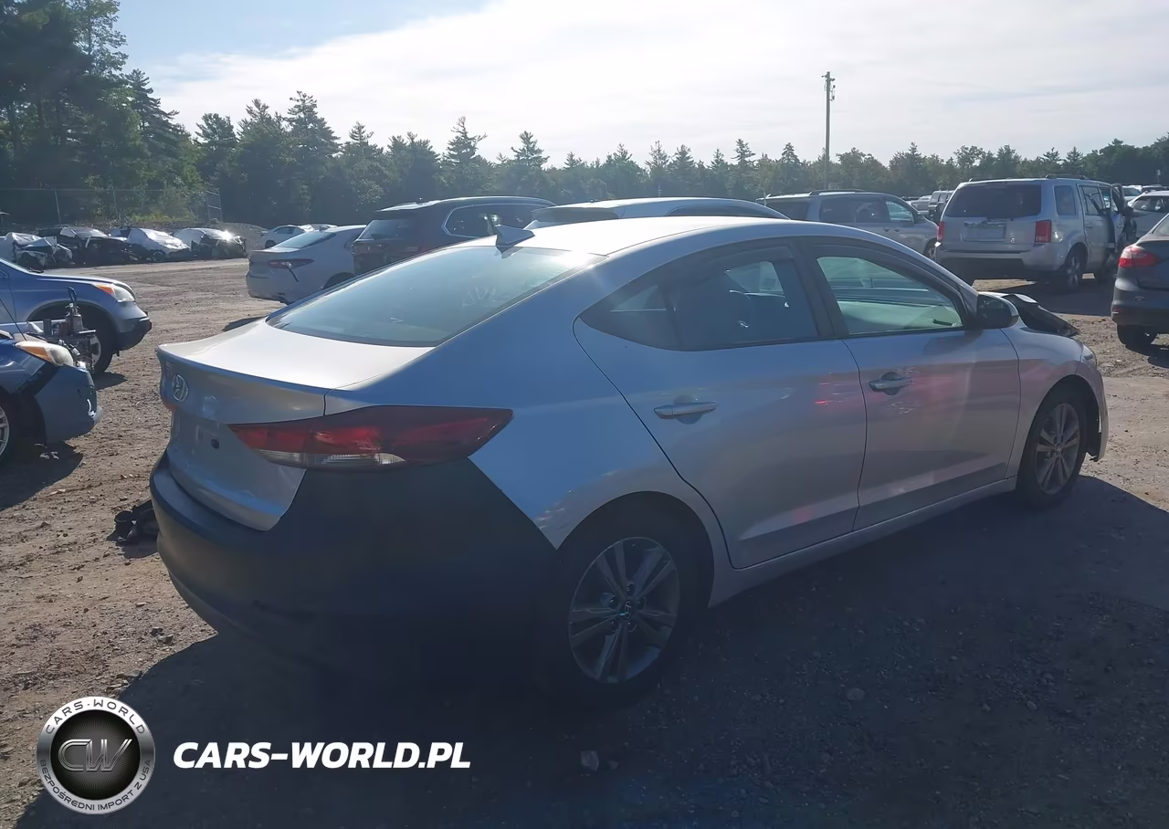 2018 Hyundai Elantra Sel VIN:5NPD84LFXJH255423 - 4