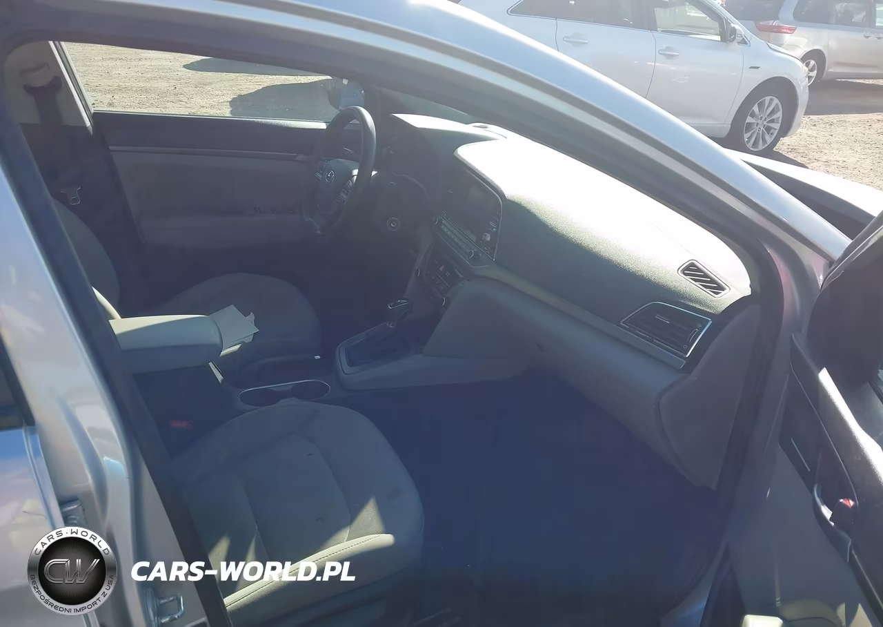 2018 Hyundai Elantra Sel VIN:5NPD84LFXJH255423 - 5