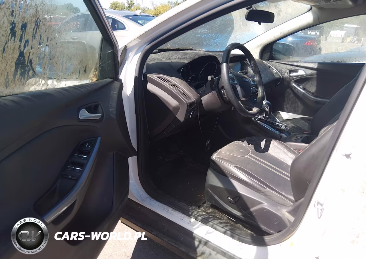 2014 Ford Focus Titanium VIN:1FADP3N20EL169939 - 5