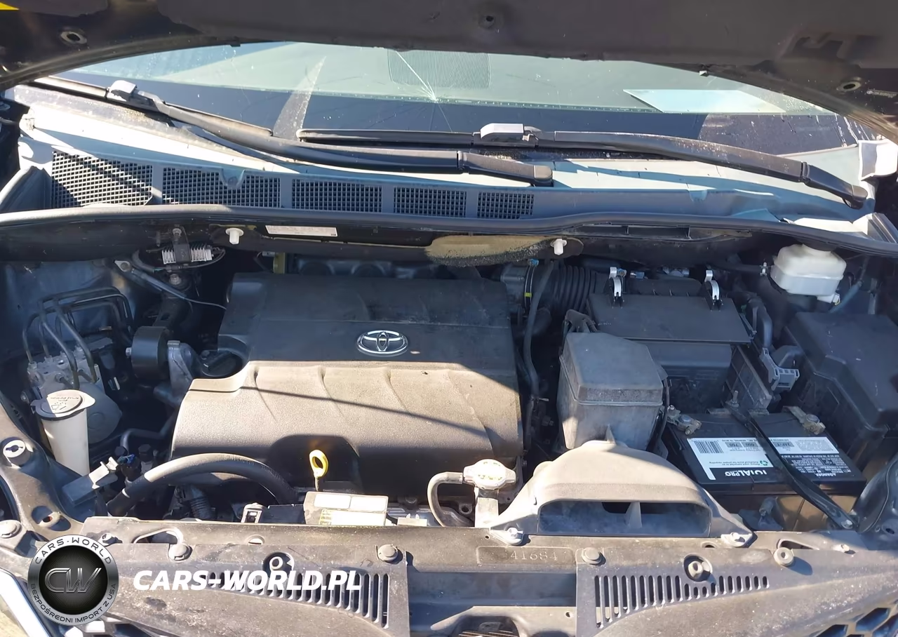 2011 Toyota Sienna Se VIN:5TDXK3DC0BS045227 - 10