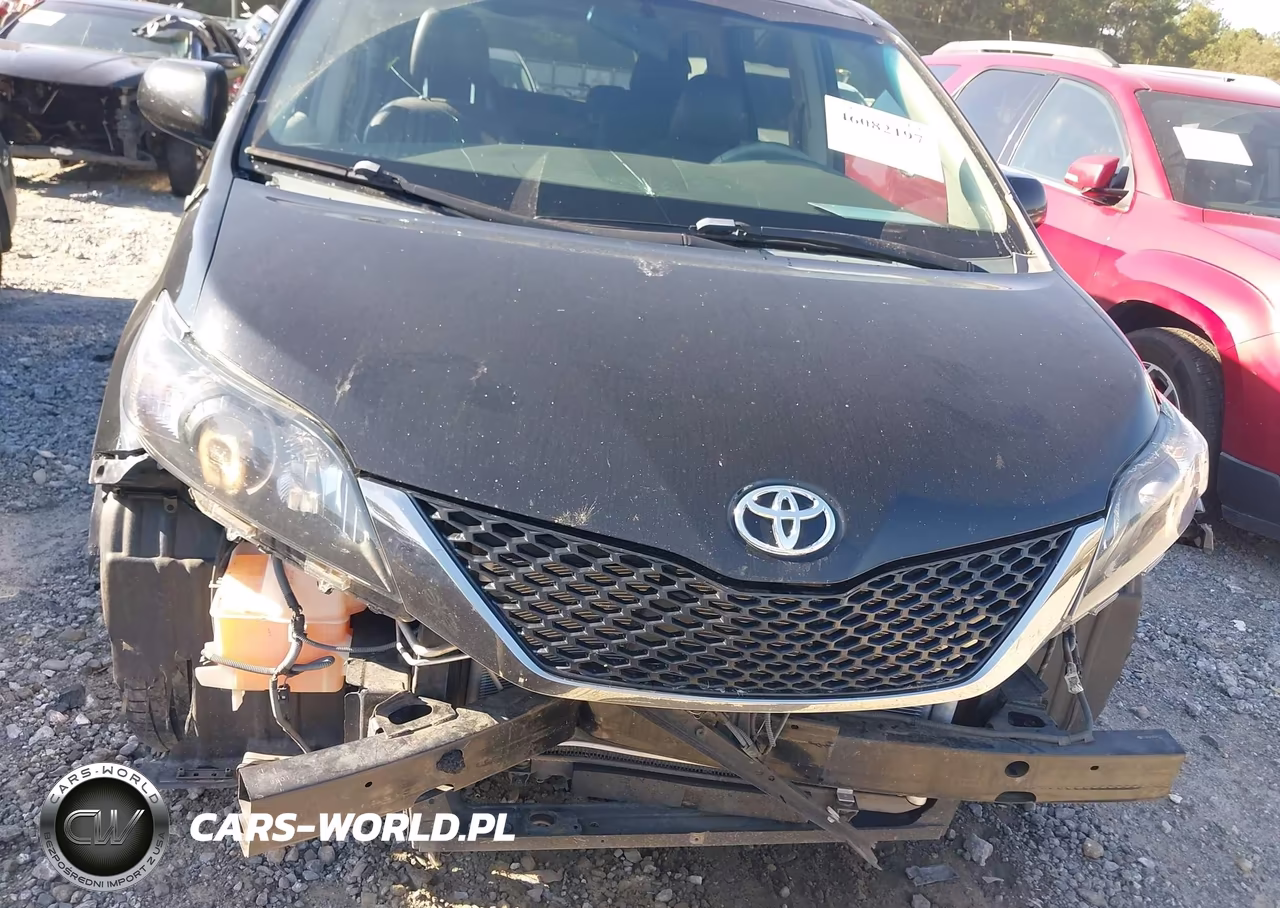 2011 Toyota Sienna Se VIN:5TDXK3DC0BS045227 - 6