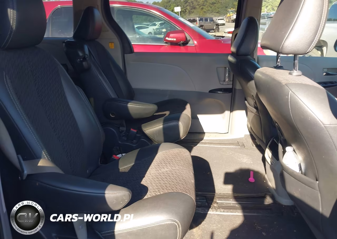 2011 Toyota Sienna Se VIN:5TDXK3DC0BS045227 - 8