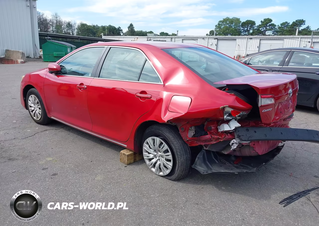 2014 Toyota Camry Le VIN:4T1BF1FK5EU850630 - 3
