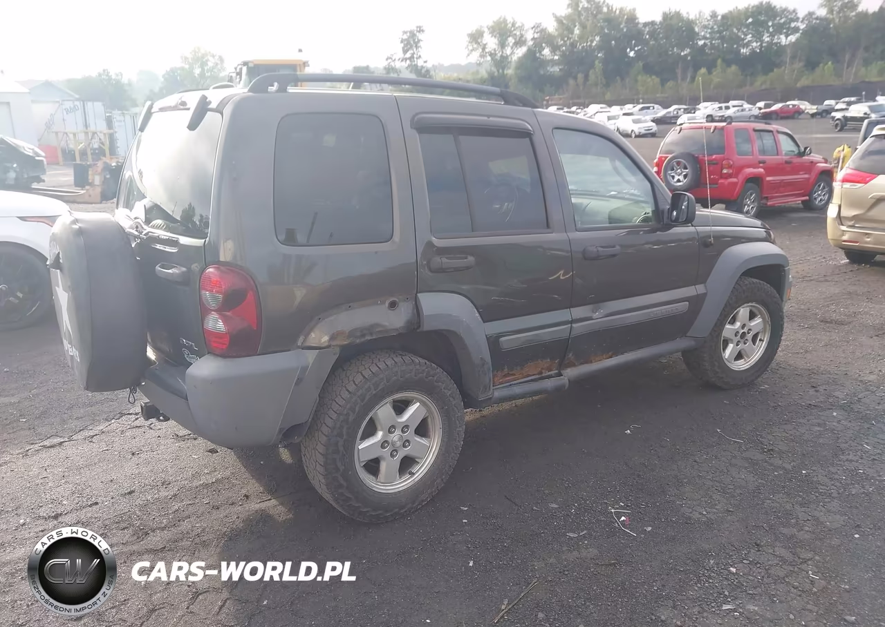 2005 Jeep Liberty Sport VIN:1J4GL48K25W709594 - 4