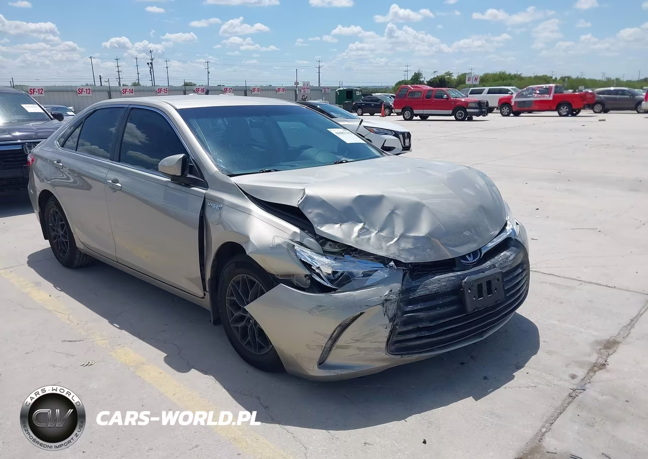 2015 Toyota Camry Hybrid Le – zdjęcie 1 z 16