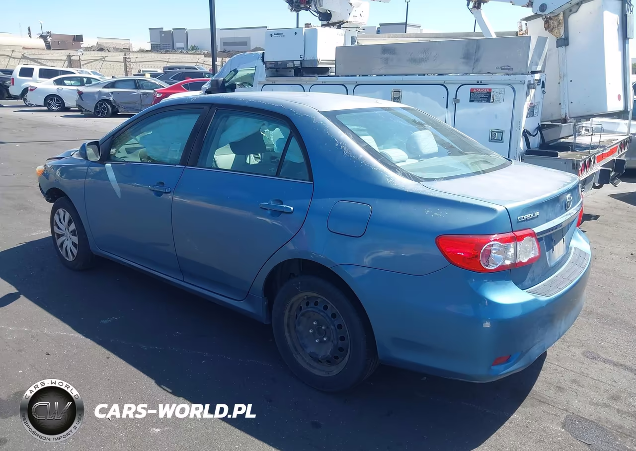 2013 Toyota Corolla Le VIN:5YFBU4EE1DP123181 - 3