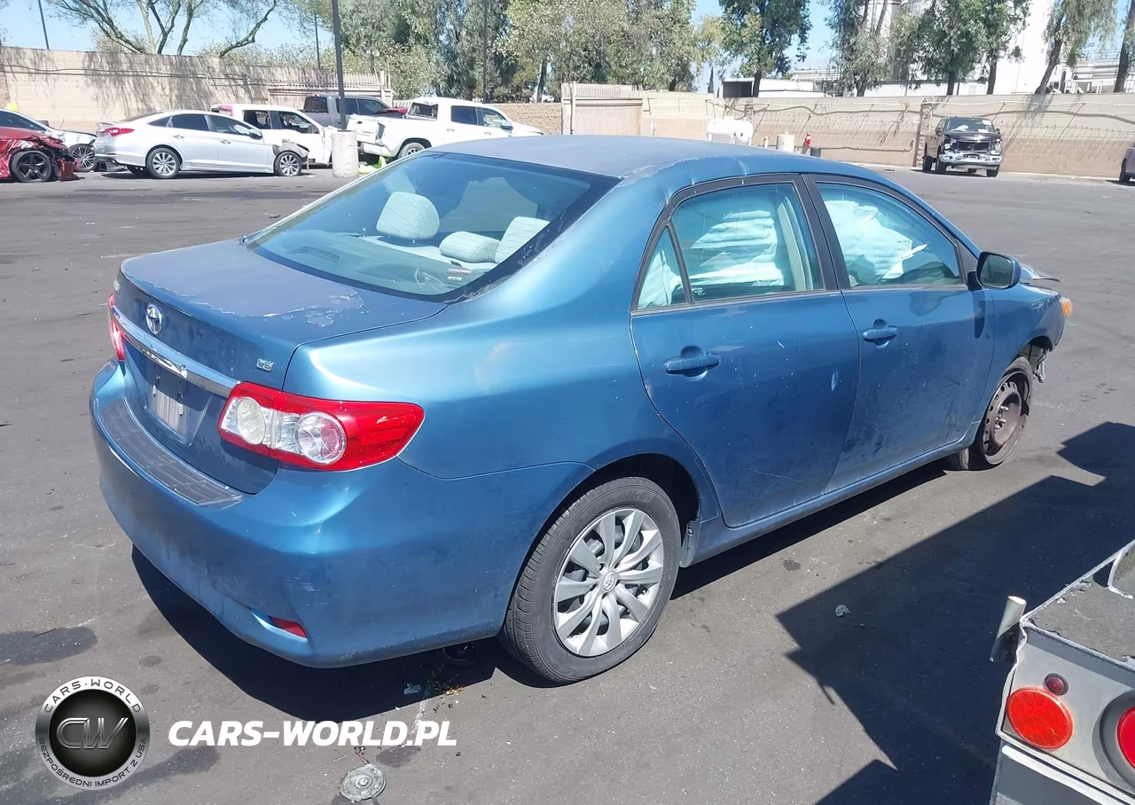 2013 Toyota Corolla Le VIN:5YFBU4EE1DP123181 - 4