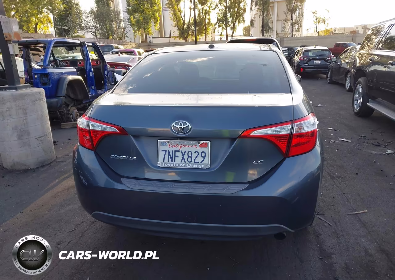 2015 Toyota Corolla Le Plus VIN:5YFBURHE8FP326032 - 17