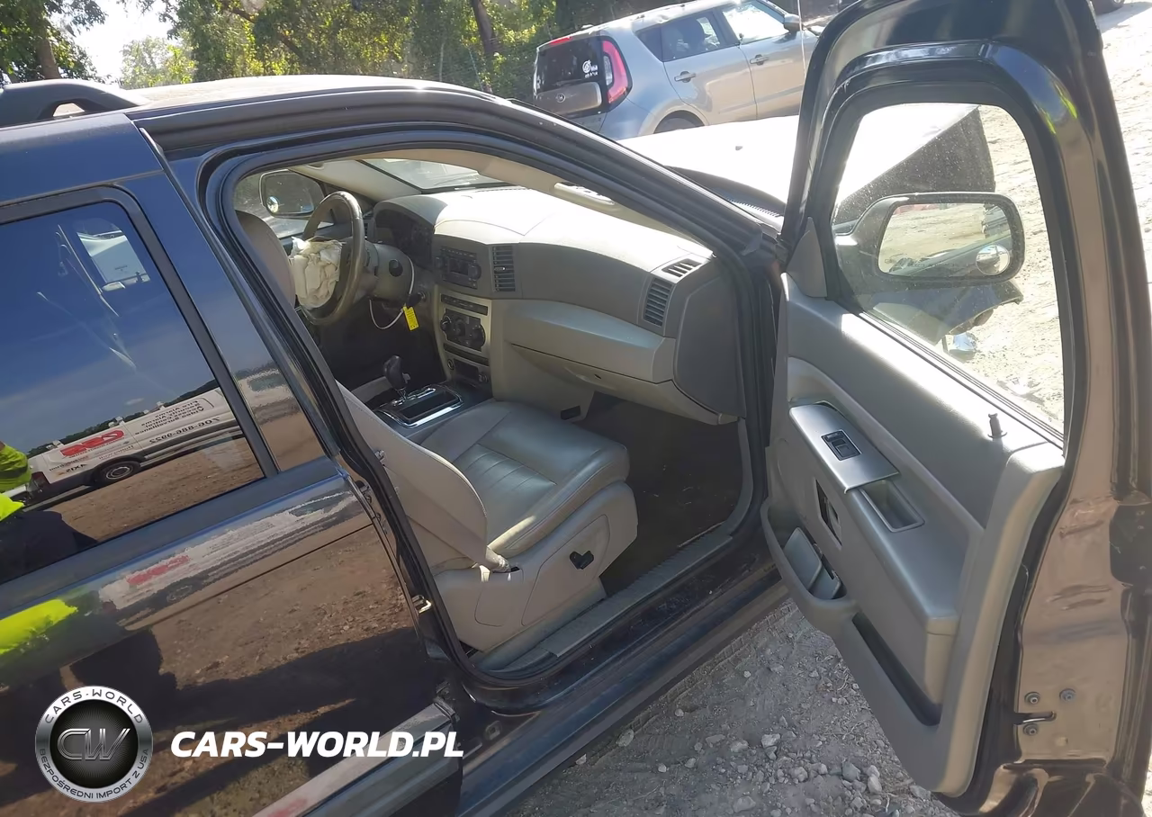 2005 Jeep Grand Cherokee Laredo VIN:1J4GS48K15C621284 - 5
