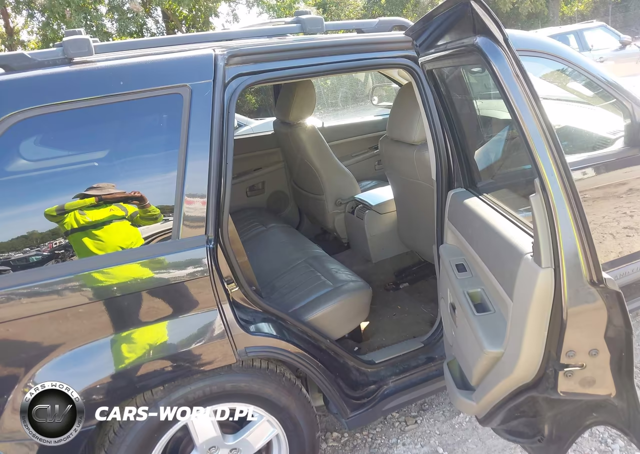 2005 Jeep Grand Cherokee Laredo VIN:1J4GS48K15C621284 - 8