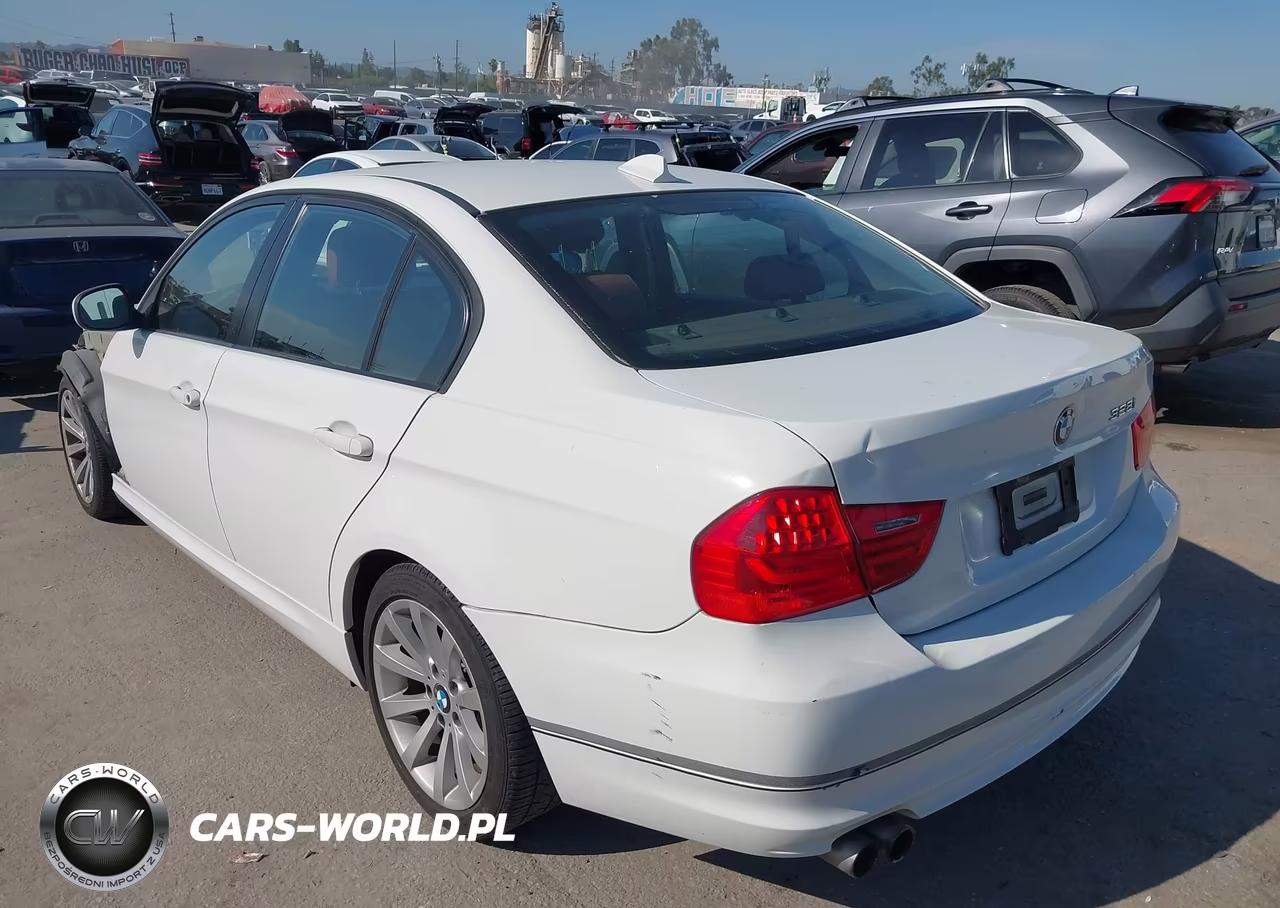 2011 BMW 328I VIN:WBAPH5C56BA443131 - 3