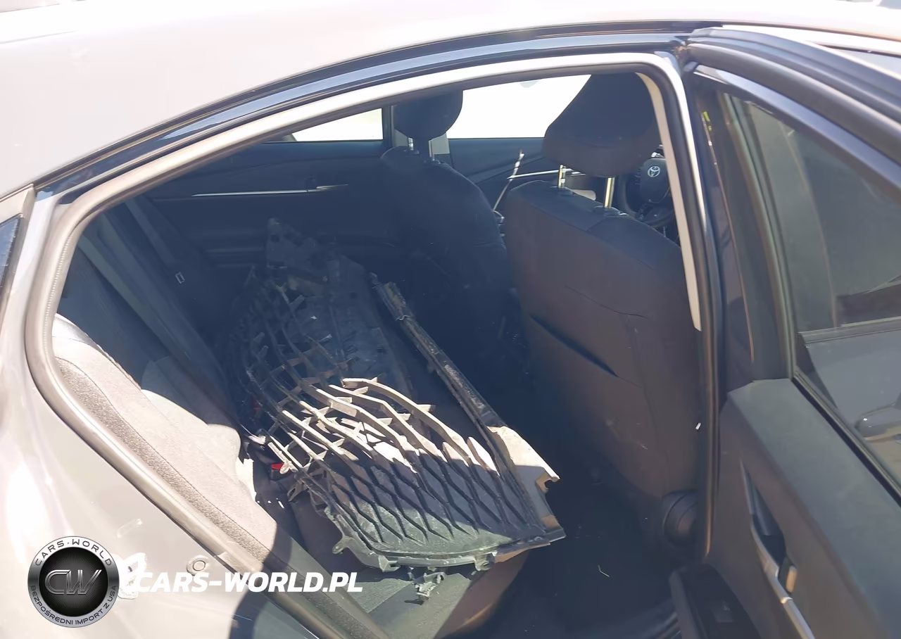 2026 Toyota Camry Le VIN:4T1DAACK5TU280041 - 8