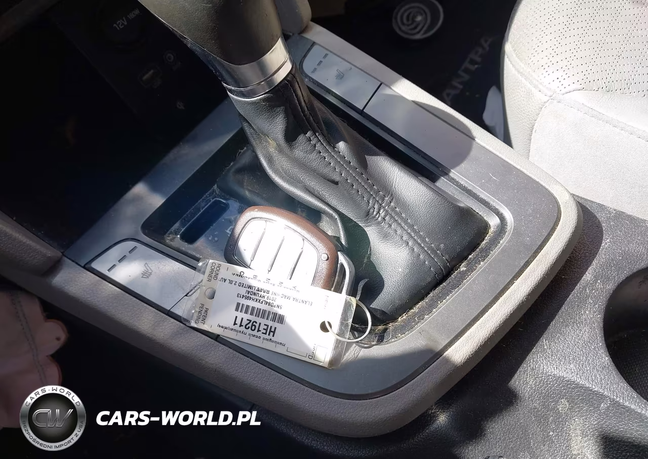 2019 Hyundai Elantra Limited VIN:5NPD84LFXKH495413 - 11