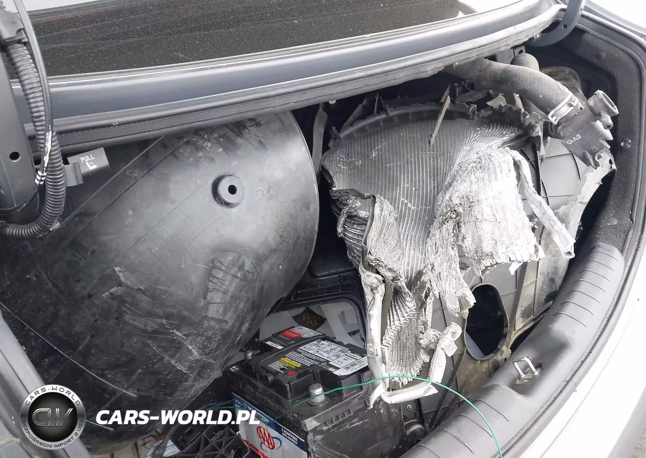 2019 Hyundai Elantra Limited VIN:5NPD84LFXKH495413 - 18