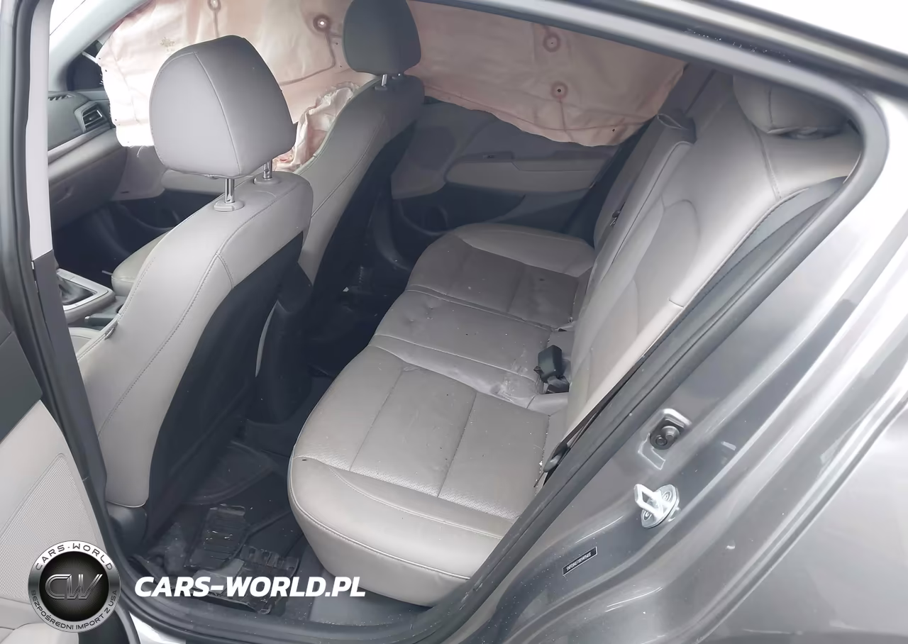 2019 Hyundai Elantra Limited VIN:5NPD84LFXKH495413 - 8
